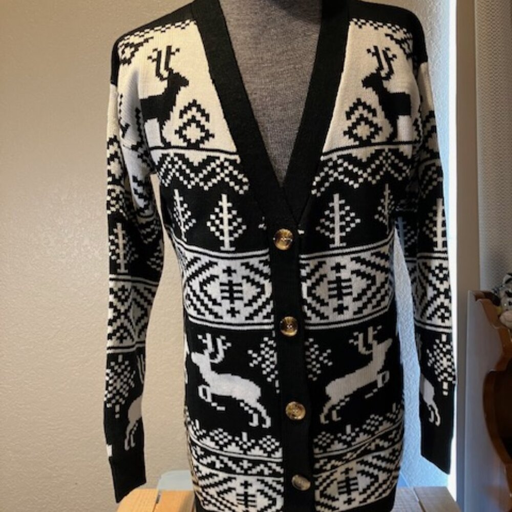 Woman's Christmas Sweater by‎ Daisy's Boutique Size M New with Tags